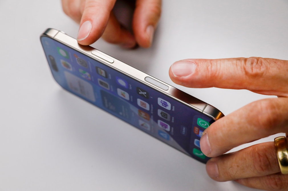 Kiểm tra các phím bấm và cảm biến iPhone Kiểm tra các phím bấm và cảm biến iPhone