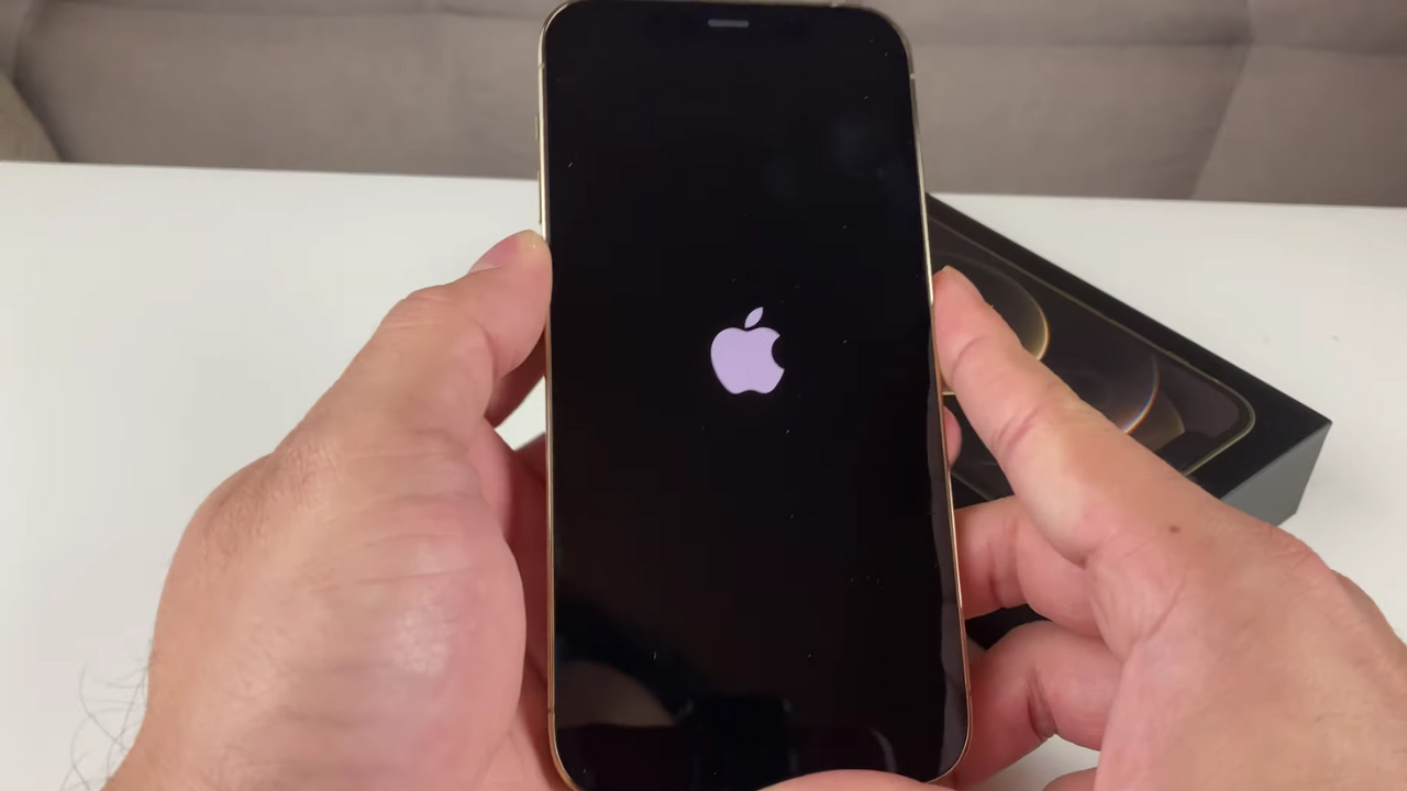 Lỗi iPhone Bị Đơ Hoặc Khởi Động Lại Liên Tục Trên iOS 18 Lỗi iPhone Bị Đơ Hoặc Khởi Động Lại Liên Tục Trên iOS 18