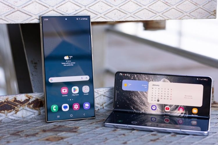 So sánh màn hình Samsung Z Fold6 và S24 Ultra So sánh màn hình Samsung Z Fold6 và S24 Ultra